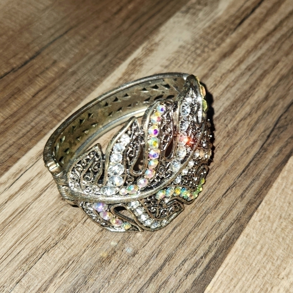 RHINESTONE Leaf Open Clasp Cuff Bracelet Vintage